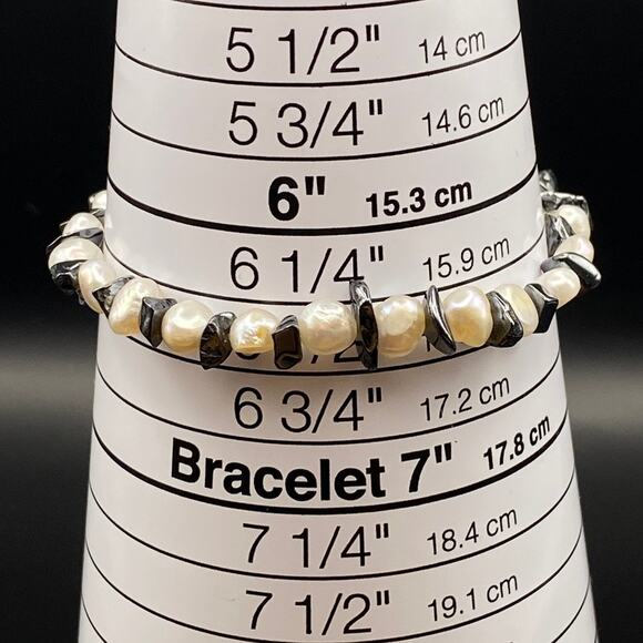 Genuine Freshwater Potato Pearl and Hematite Chip Stretch Bracelet - Picture 6 of 6